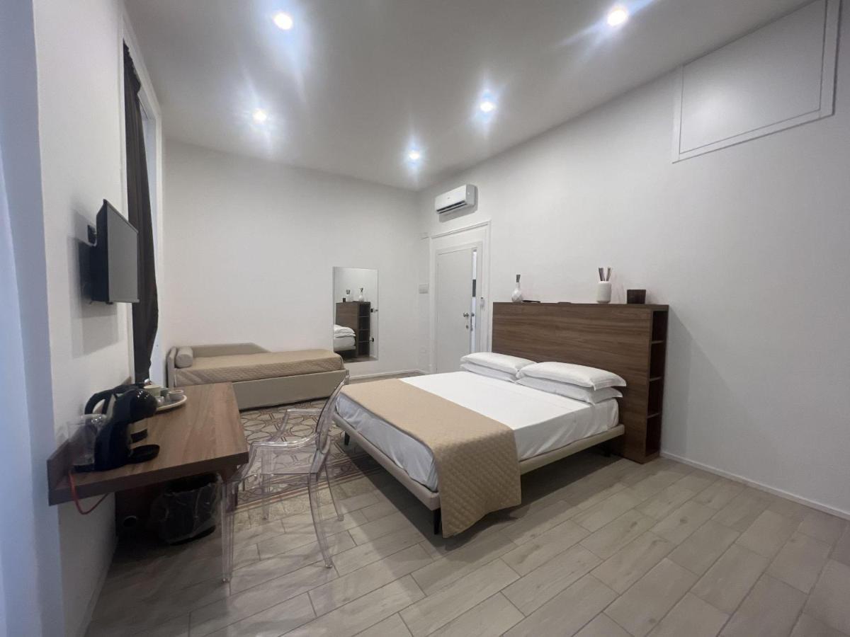 La Piazza Suite Неаполь Екстер'єр фото